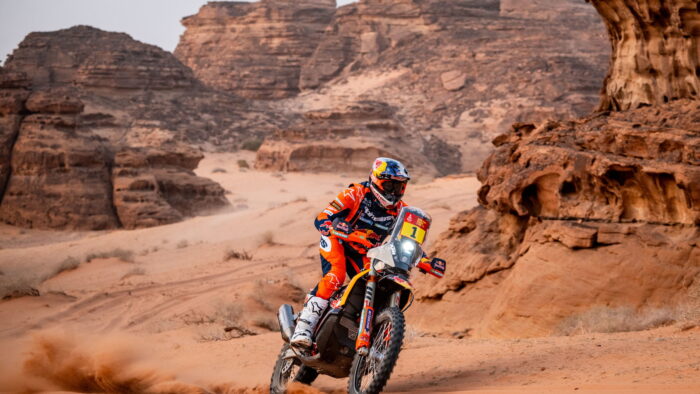 Daniel Sanders maintains 2026 Dakar lead but Honda makes its move on Stage 3
